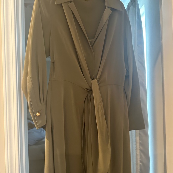 Women's Natural Long Sleeve Shaped Collar Tie-front Dress - Picture 3 of 3